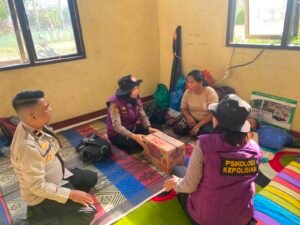 Polri Berikan Konseling dan Trauma Healing bagi Korban Gempa di Manggarai Barat